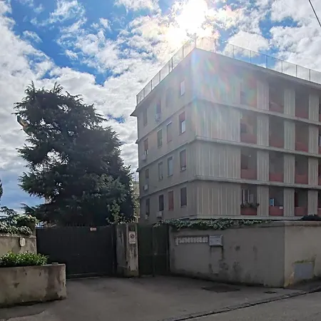 Il Monte Old Bridge Apartment *